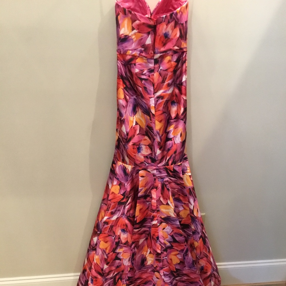 Prom - Picture 2 of 4